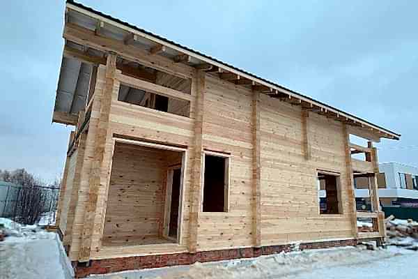 Дом из профилированного бруса. - 1.5 этажа