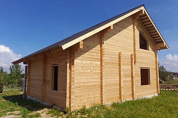 Дом из профилированного бруса. - 1.5 этажа