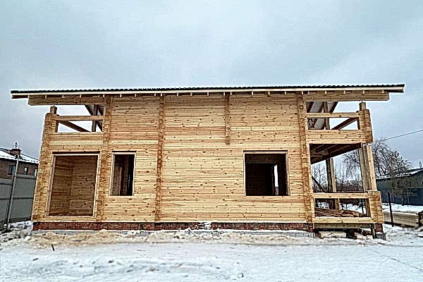 Дом из профилированного бруса. - 1.5 этажа