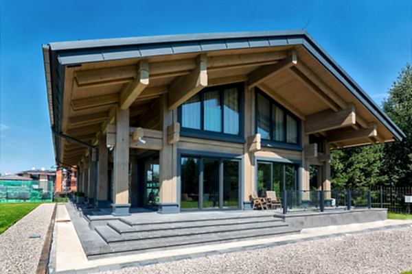 Дом из сухого СВЧ лафета. - 1.5 этажа